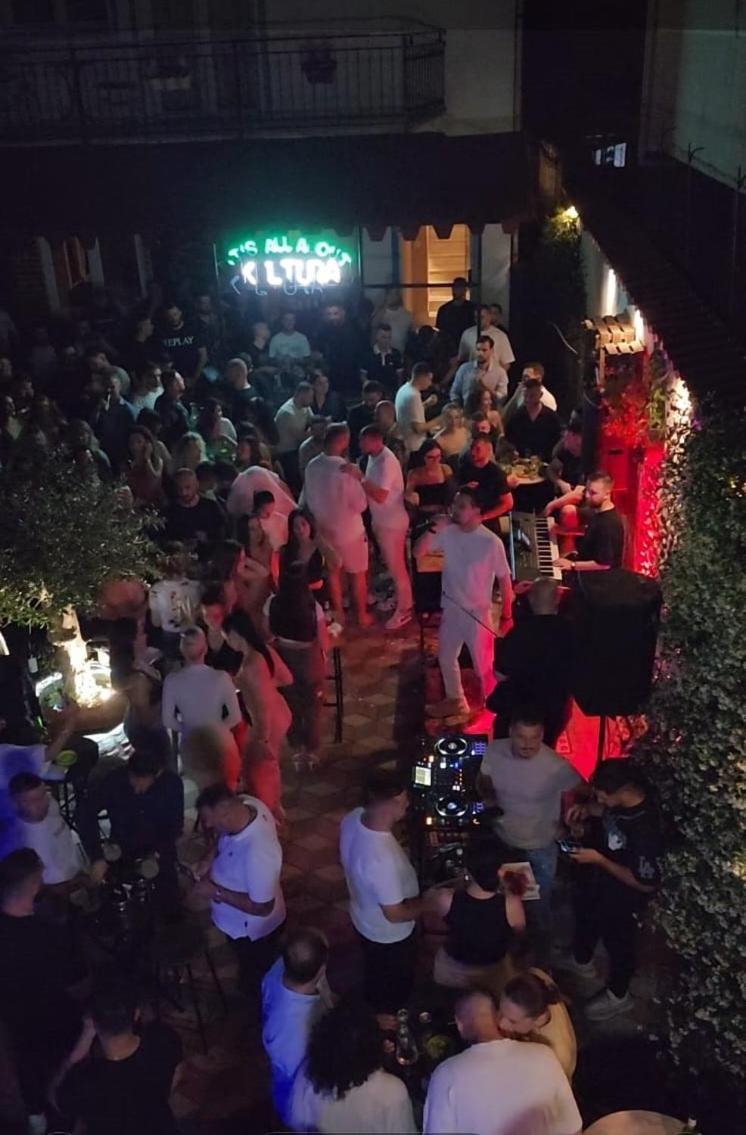 Kultura Hostel Shkoder Luaran gambar