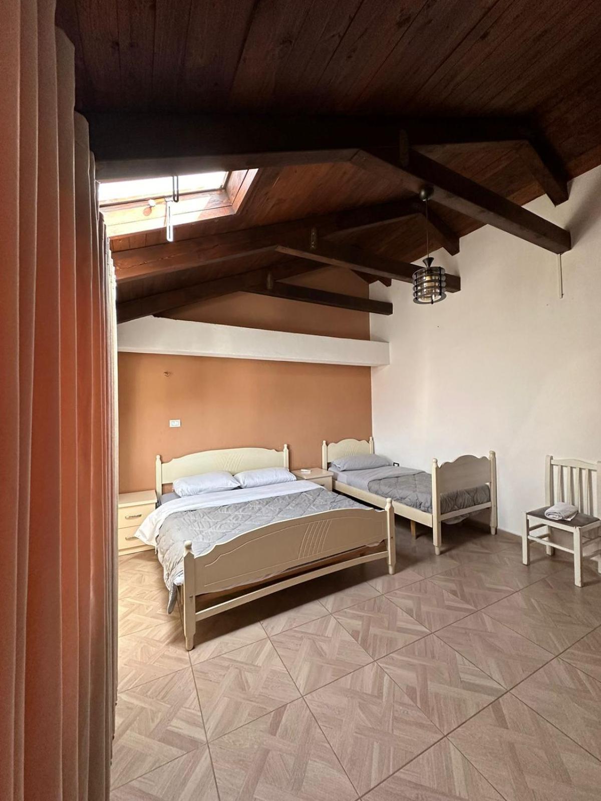 Kultura Hostel Shkoder Luaran gambar